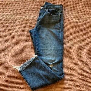 Slim boyfriend jeans with holes at knee